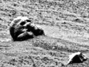 Extraterrestial Alien Bases on the Moon and Mars? 73