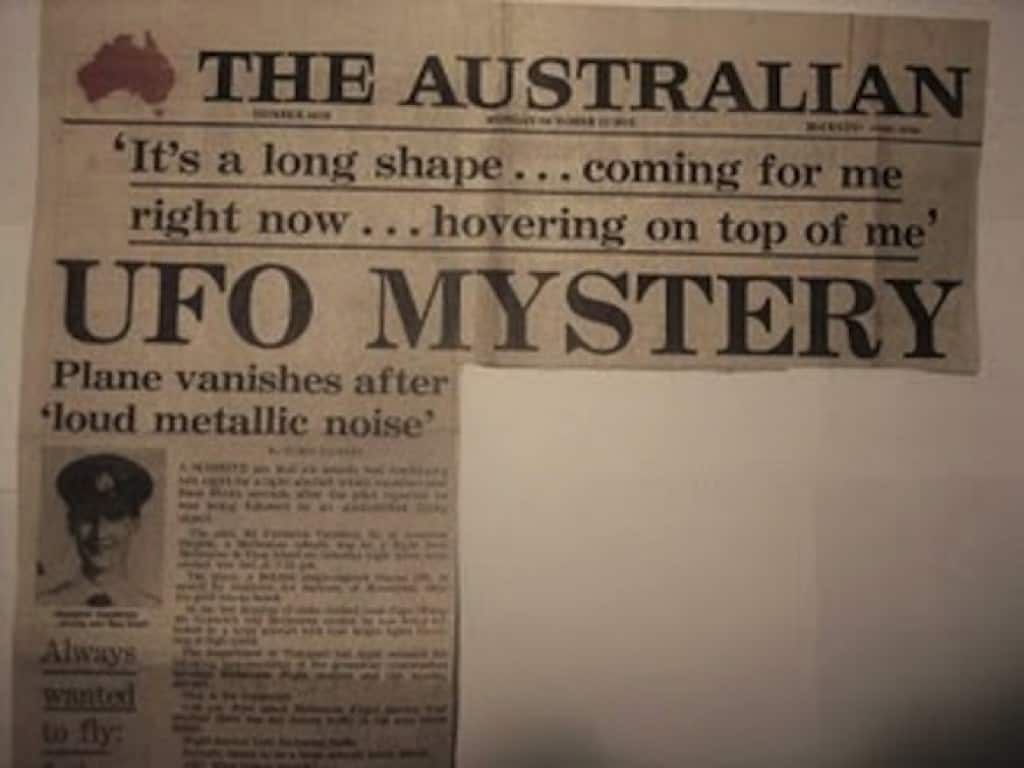 Australian newspaper detailing the alleged UFO encounter.