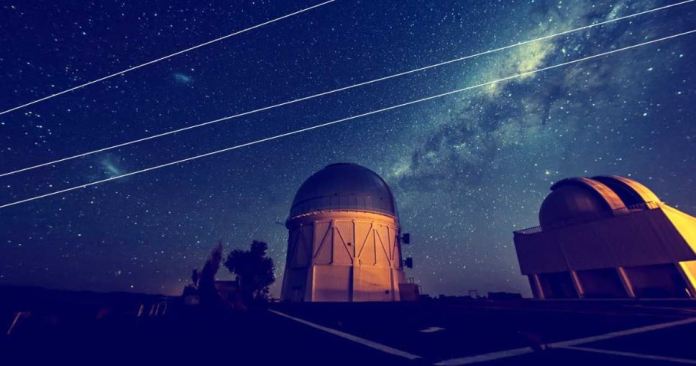 Astronomers complain that SpaceX satellites are blocking view of stars