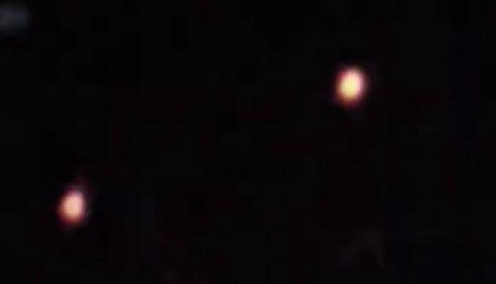 UFO noticed over the awakened volcano Anak-Krakatoa and red lights seen in four states of the USA 2