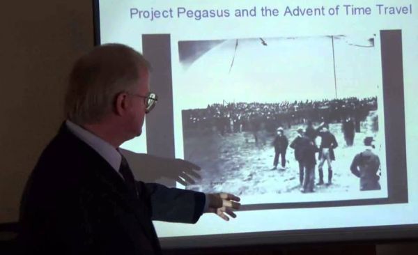 Pegasus Project: The lawyer who claims to have visited the past and even got into the picture of the 19th century 11