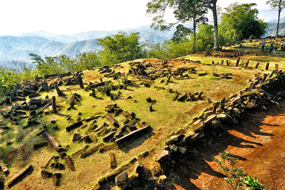 Arrangement of the Gunung Padang terraces is similar to Machu Picchu in Peru 
